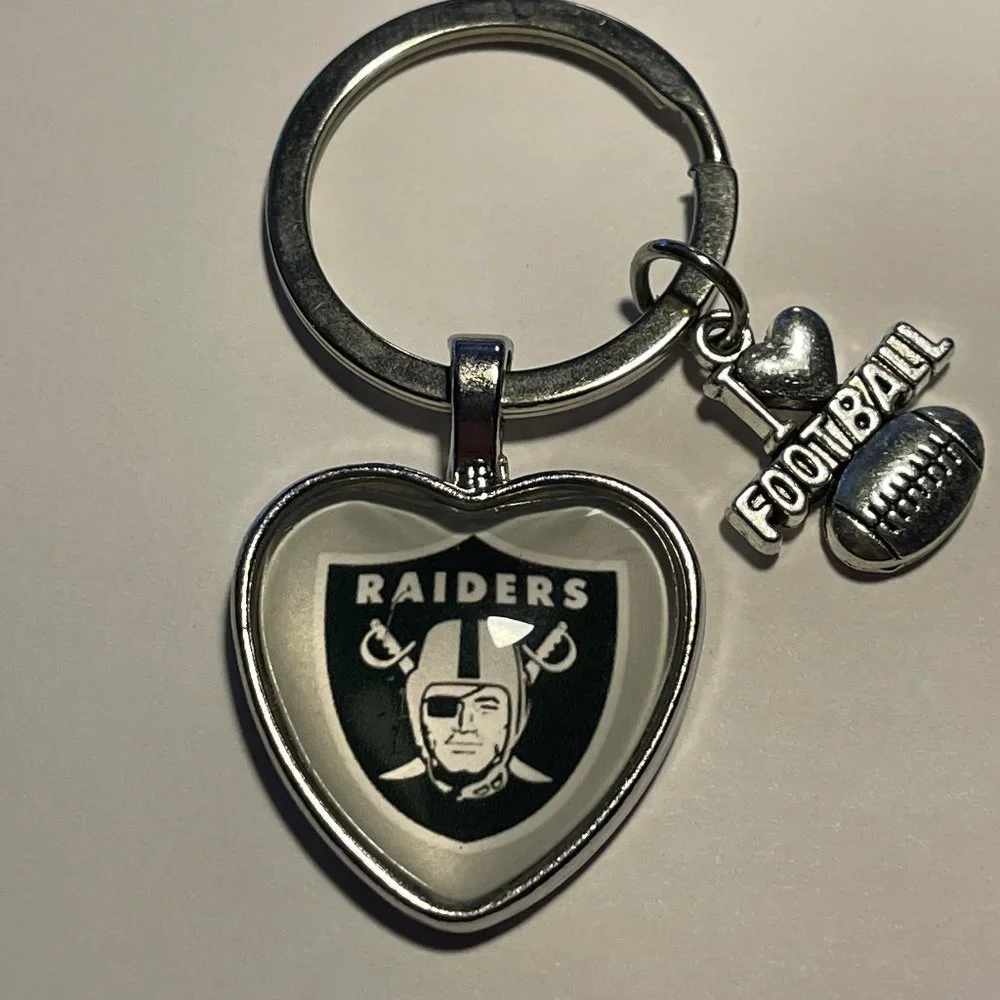 LAS VEGAS RAIDERS NFL I Love Football Heart Key Ring !!!NEW!!!
